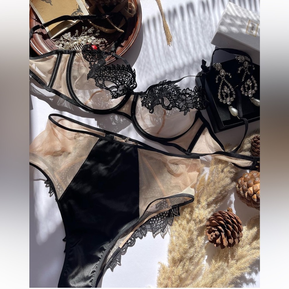 Victoria's Secret Dragon set * wonderful collection 32D bra and Small panty